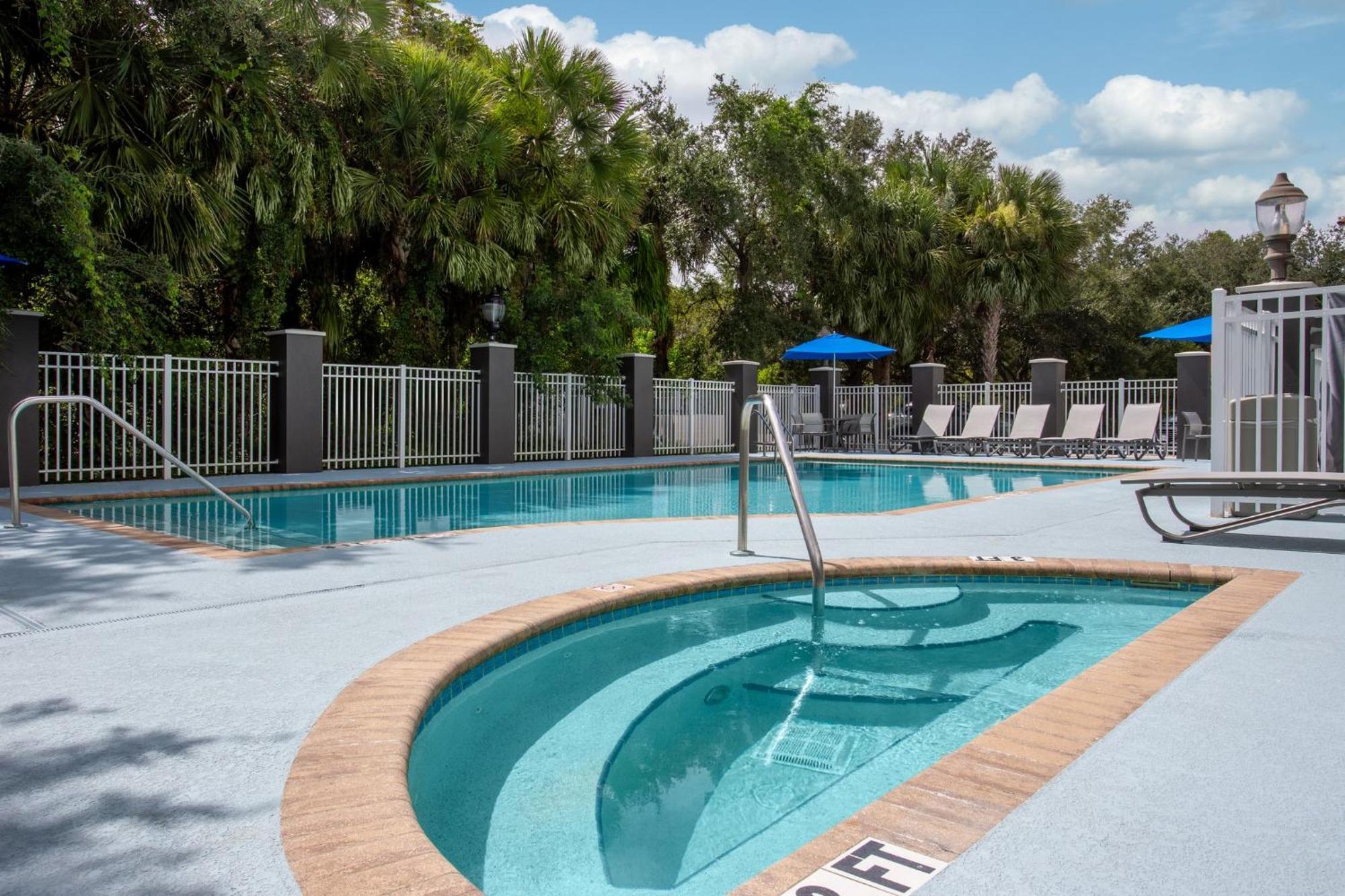 Holiday Inn Express & Suites Bradenton East-Lakewood Ranch By Ihg Eksteriør bilde